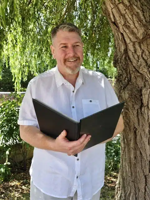 Lee Bond spiritualist celebrant